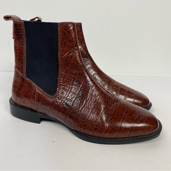 Asos brown croc alligator chelsea ankle boots minimalist capsule wardrobe - Picture 1 of 6